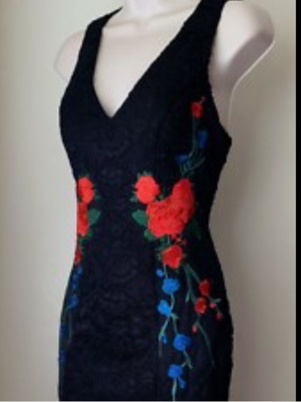 Nicole Miller heavily embroidered lace black v neck midi dress NWT size 10